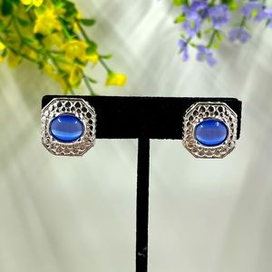 Roman Signed Vintage Genuine Cats Eye Silver Plated Vintage Clip On Earrings